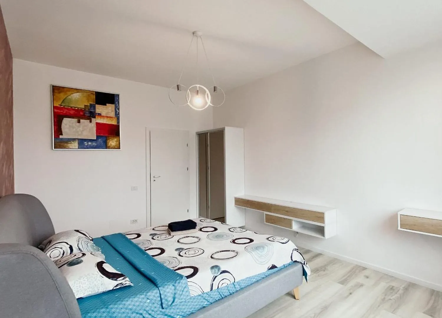 Exclusive Apartment In The Center Of Bucharest 0*,
